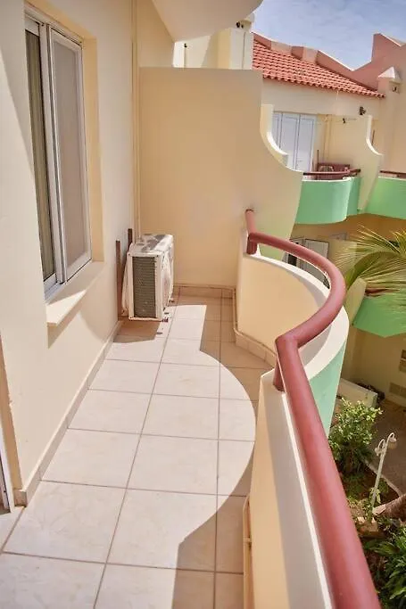 Apartamento T3 Encantador Com Piscina Wifi E Perto De Praia Santa Maria 0*,  Cap-Vert